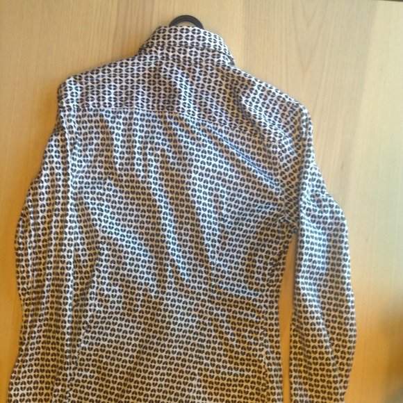 Lovely Non-iron Shirt from Banana Republic. - Picture 11 of 12